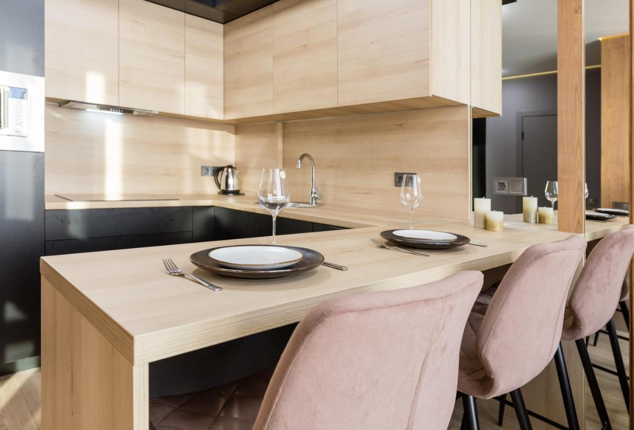 Fayna Town - Loft Black - Nyvky Kiev Exterior foto