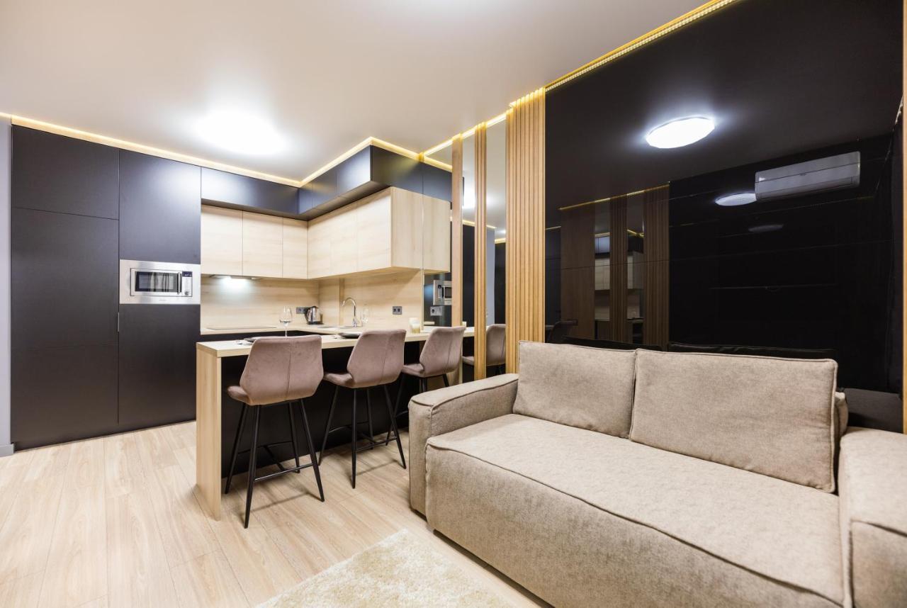 Fayna Town - Loft Black - Nyvky Kiev Exterior foto