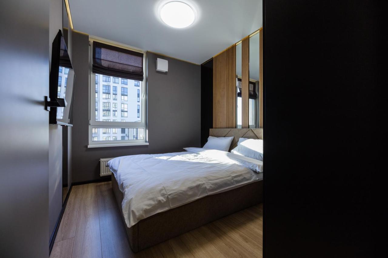 Fayna Town - Loft Black - Nyvky Kiev Exterior foto